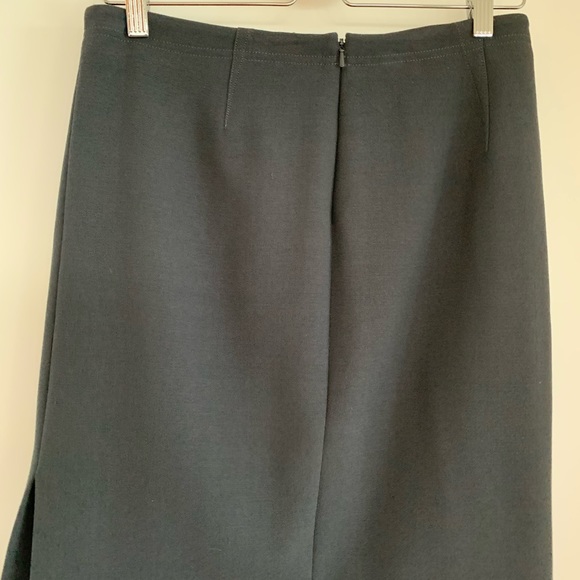 Banana Republic Skirt! Size 4 - Picture 5 of 5